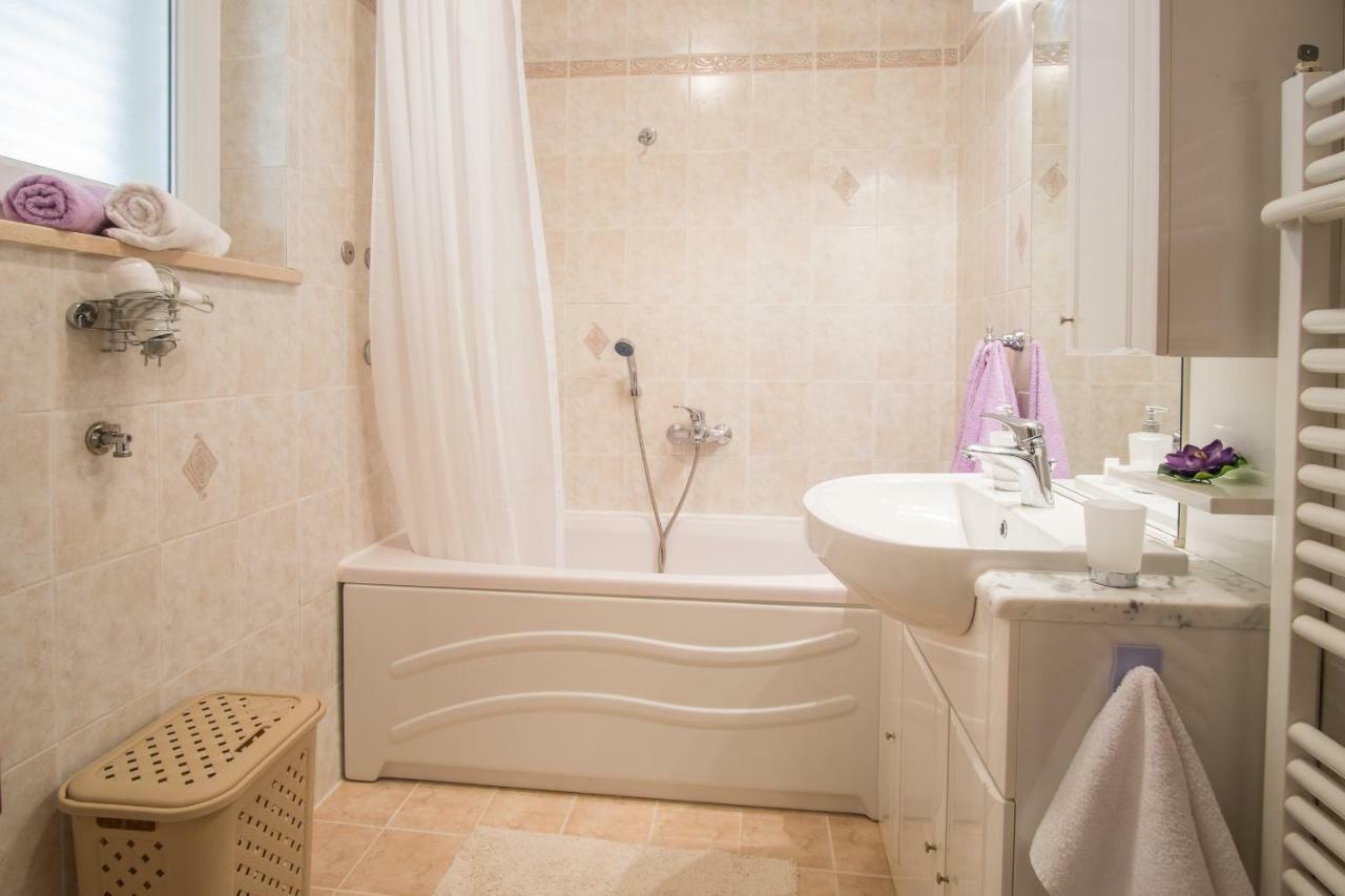 Apartman Cubranic Apartment Vrbnik Ngoại thất bức ảnh